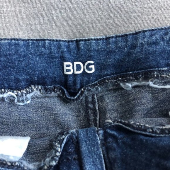 UO BDG Zip Front Denim Shorts - Picture 5 of 6